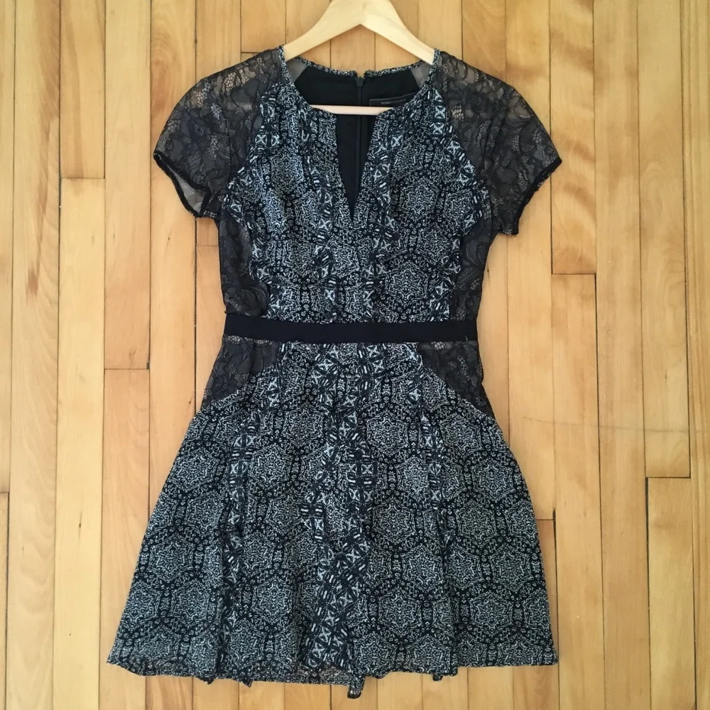 BCBGMaxAzria Stephanie Lace Printed Dress in Blue, Grey, Black Size 0